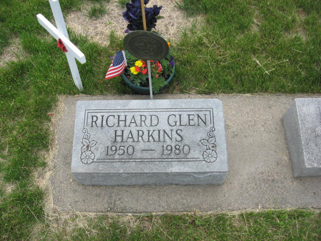 Richard Glen Harkins Grave Photo
