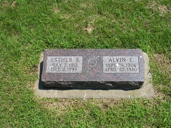 Esther S. (Bohling) Goering Grave Photo